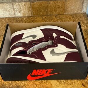 Air Jordan 1 Retro High OG 'Bordeaux'